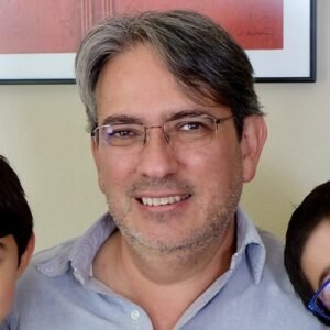 URRUTIA VILLALOBOS, CARLOS ERNESTO